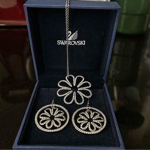 Carolee Lux earring necklace set